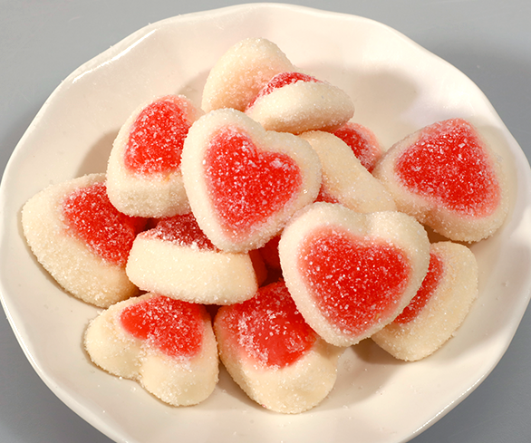 OEM Factory Wholesale Heart Gummy Strawberry Flavors Sour Love Soft Sweets Multi-Colored Cartoon Shape Fruit Jelly Candy Bag